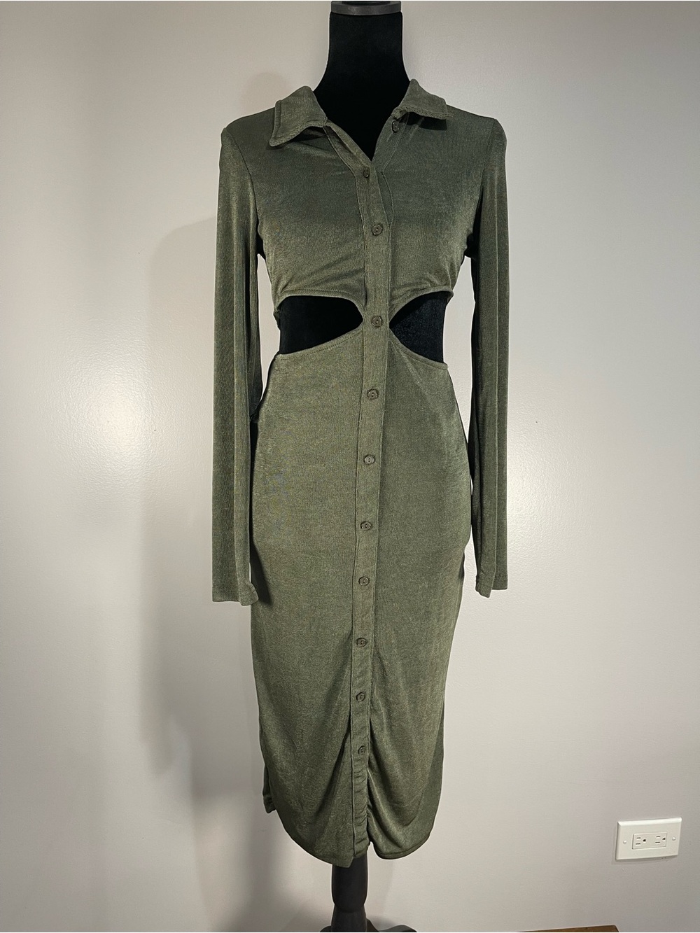 MABLE Olive Cutout Button-Front Midi Dress - Women Sz. M